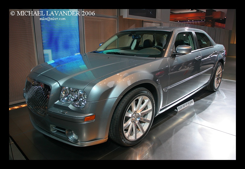 Chrysler 300 SRT-8 a